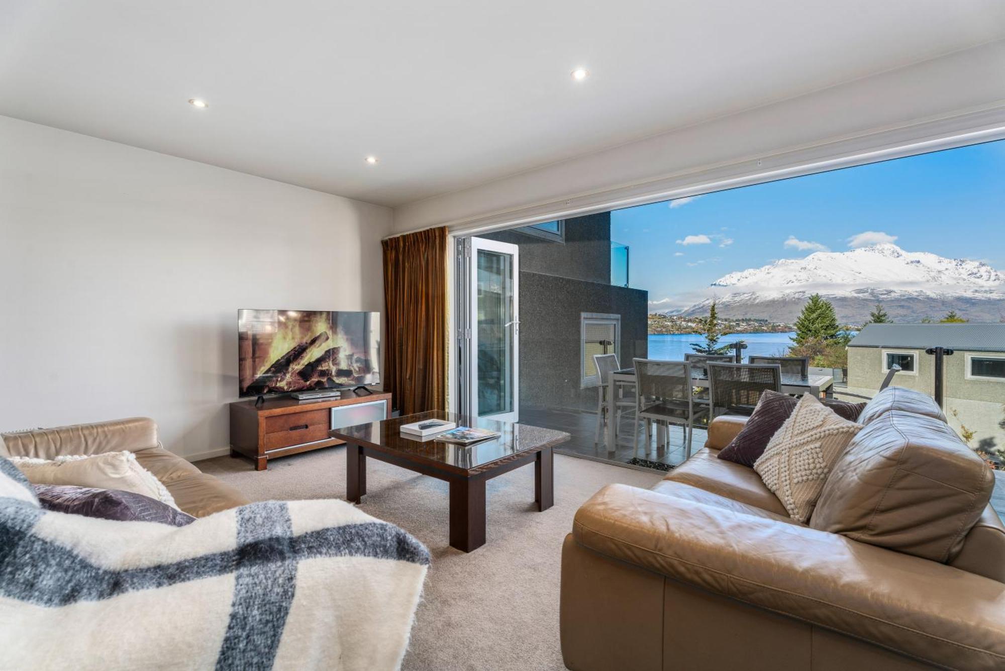 Lakefront Living - 4 Bedrm Apartment Alpine Vilage Queenstown Buitenkant foto