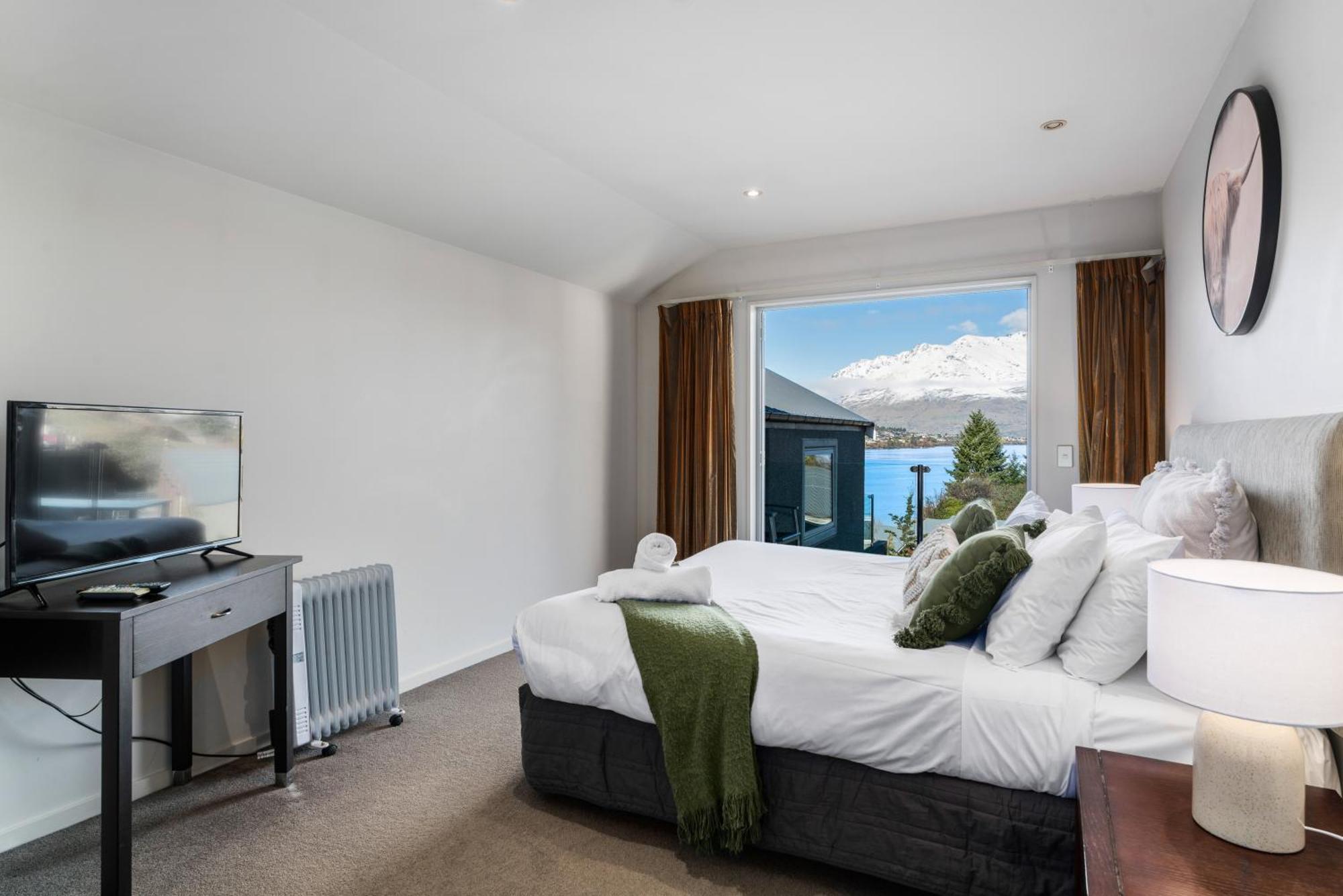 Lakefront Living - 4 Bedrm Apartment Alpine Vilage Queenstown Buitenkant foto