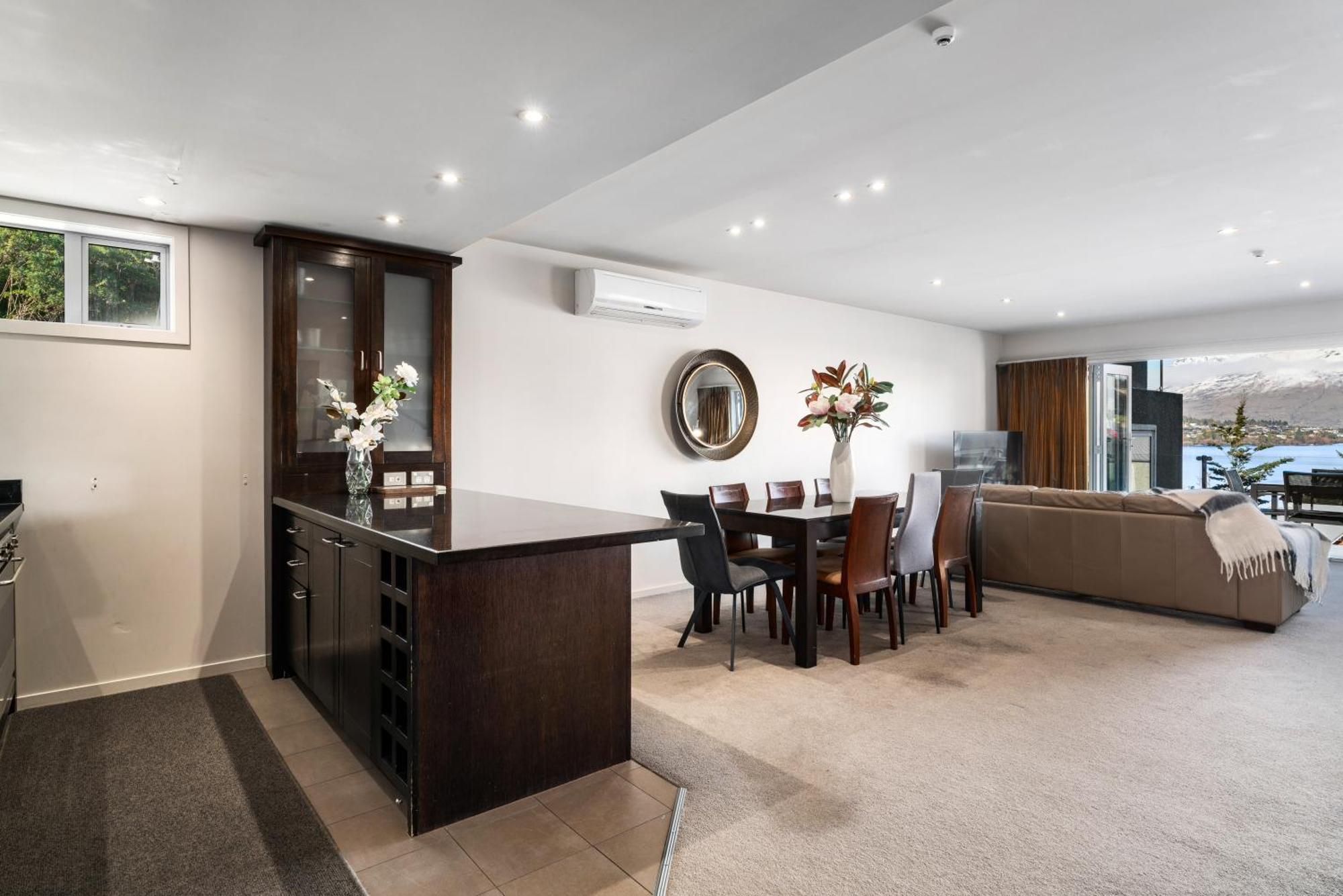Lakefront Living - 4 Bedrm Apartment Alpine Vilage Queenstown Buitenkant foto