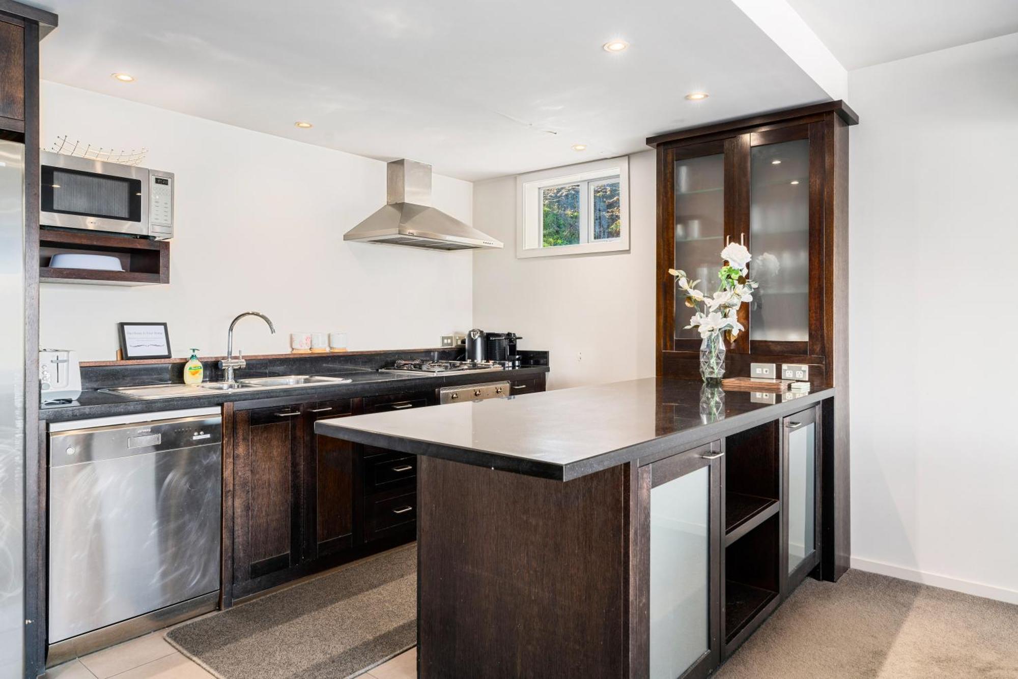 Lakefront Living - 4 Bedrm Apartment Alpine Vilage Queenstown Buitenkant foto